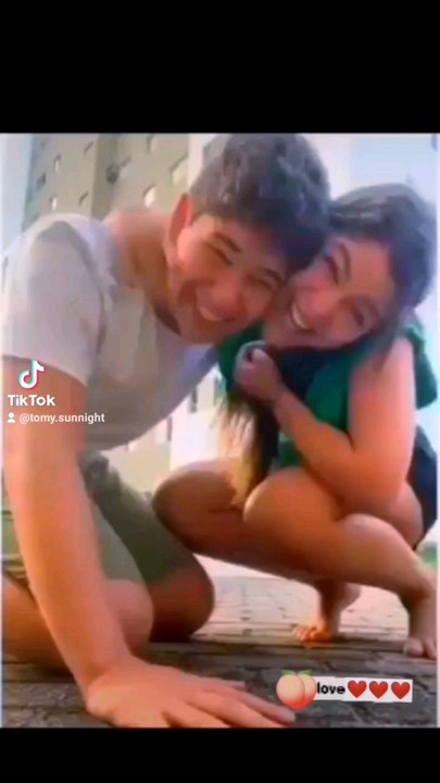 #fun #sunnight #sn2sg #couple #cute #love #sunnightmusic #summerlibe #giant #tiny #size #bf #gf #lol #play #game #goals #challenge #sunnightpop #vibe #summer #haha #comedy #comedia #lifestyle #lifehacks #fun #funny #happy #enjoy #life #wow