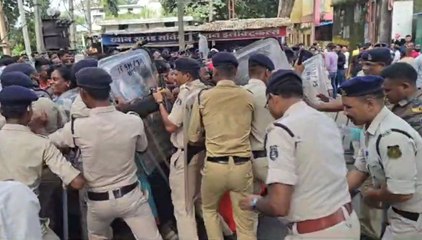 सर्व आदिवासी समाज ने थाने का किया घेराव, एनएच 4 घंटे से जाम11