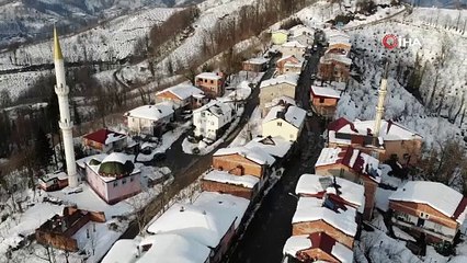 Bir adımla il değiştirip, 1 dakika farkla iftar açıyorlar