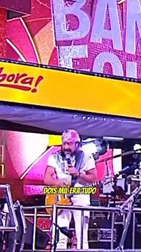 Bell Marques dá R$ 6 mil a vendedores ambulantes que tiveram isopores quebrados no carnaval