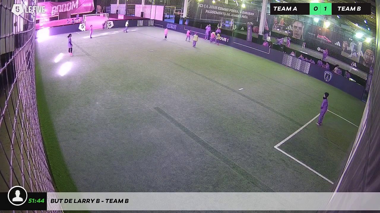 But de Larry B - Team B