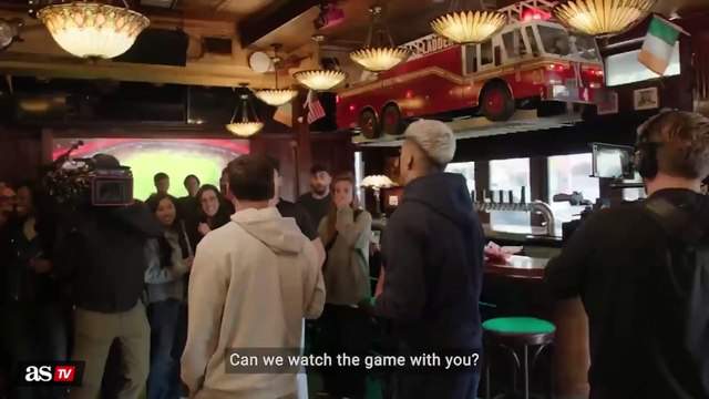 Messi y Suárez aparecen de sorpresa en un bar de Miami: la reacción de la gente es tremenda