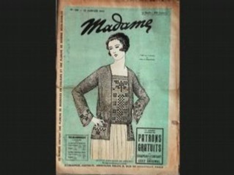 Elle prend le boulevard Magenta - Mayol