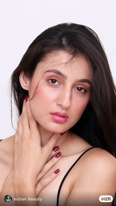 তোমাকে ভালোবাসি এটি বিশ্বাস করতে হবে না, তোমাকে আমি পেতে চাই এটাও বিশ্বাস করতে হবে না, শুধু জেনে রেখো, কারো প্রতিটি মুহুর্তের ভাবনা তুমি, কারো প্রতিটি স্বপ্ন তোমাকে নিয়ে সাজানো, কারো প্রতিটি নিশ্বাসে তোমার নাম!