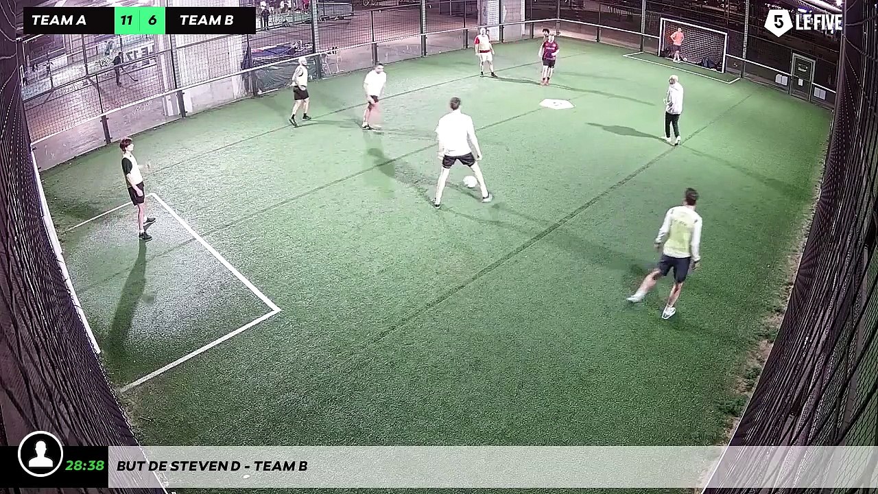 But de Steven D - Team B