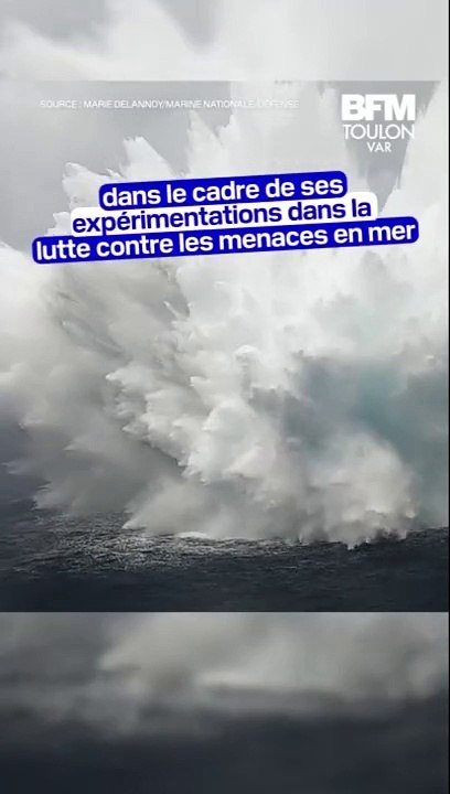 La Marine fait exploser une mine sous-marine près d'un de ses bateaux, dans le cadre d'un exercice