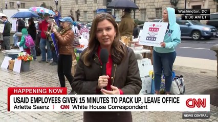 Federal workers given 15 minutes to pack up, leave office