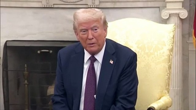 Trump mistakenly suggests Ireland is part of UK during Starmer meeting