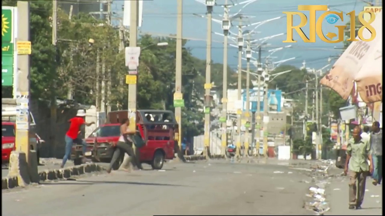 Moun Delmas 30 kontinye ap kite lakay yo anba kout bal.