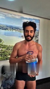 Homem se revolta com falta de abastecimento e toma banho dentro de agência Minas Gerais