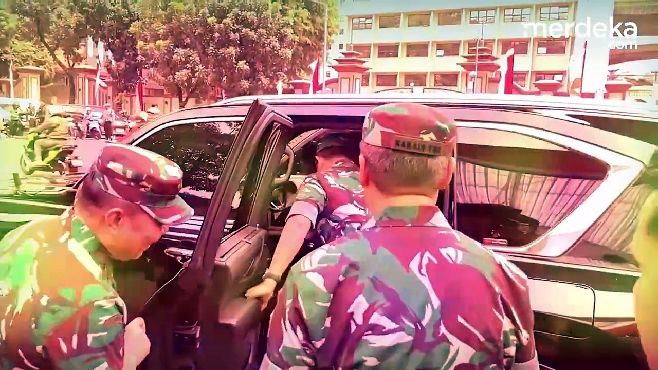 Momen Ajudan Panglima TNI Ancam Sikat Jurnalis Usai Tanya Penyerangan Polres Tarakan