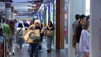 Chief health officer issues warning about two measles cases acquired in Melbourne