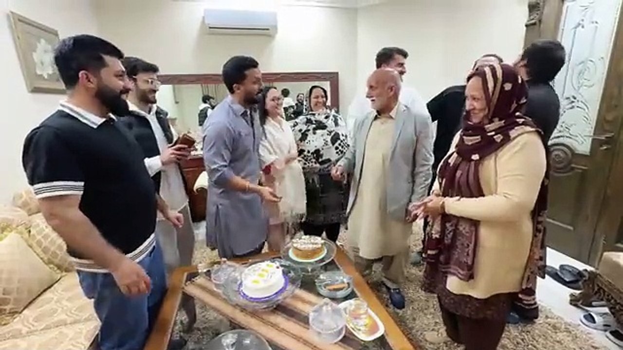 مداهمة الشرطة لمنزلي😳بوت ساب كي يفسد عيد ميلاد هو جاي💔