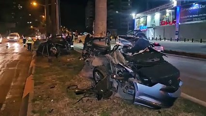 İkiye bölünen araçtan hafif yaralı çıktı