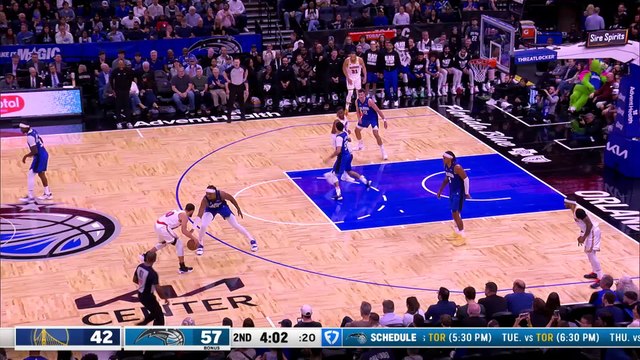 Steph Curry scores 56 after a three point blitz against the Magic