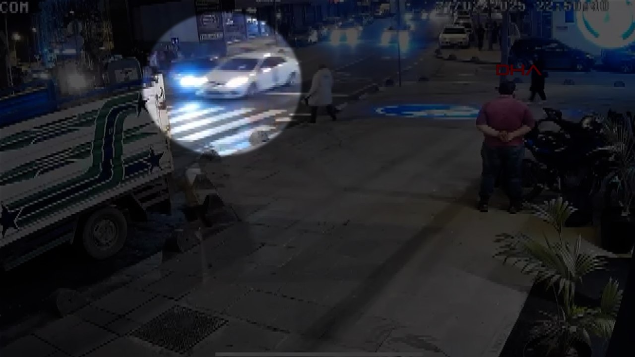 Arnavutköy'de, polis memurunun yaralandığı kaza kamerada