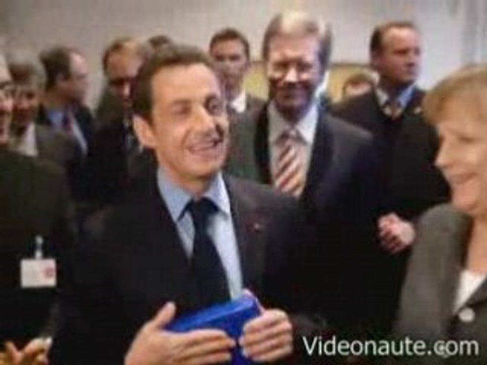 Sarkozy-aime-les-stylos