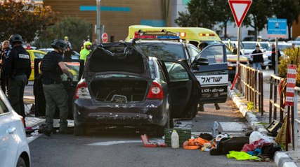 Palästinensischer Autofahrer rast in Menschengruppe nahe Haifa