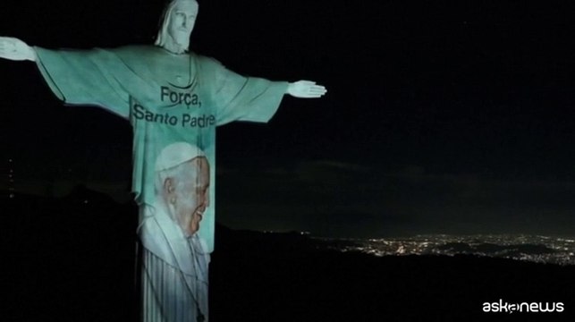 Le immagini del Papa sul Cristo Redentore di Rio de Janeiro
