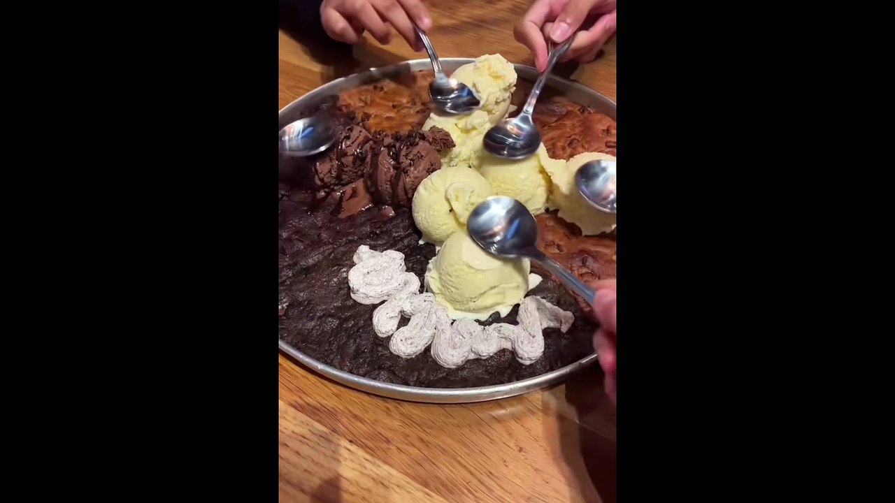 "Just Wanted to Capture My Cheese Pull… But This Happened!"