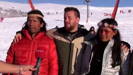 Dünyadan izole yaşayan kabile üyeleri Türkiye'de ilk kez karla tanıştı