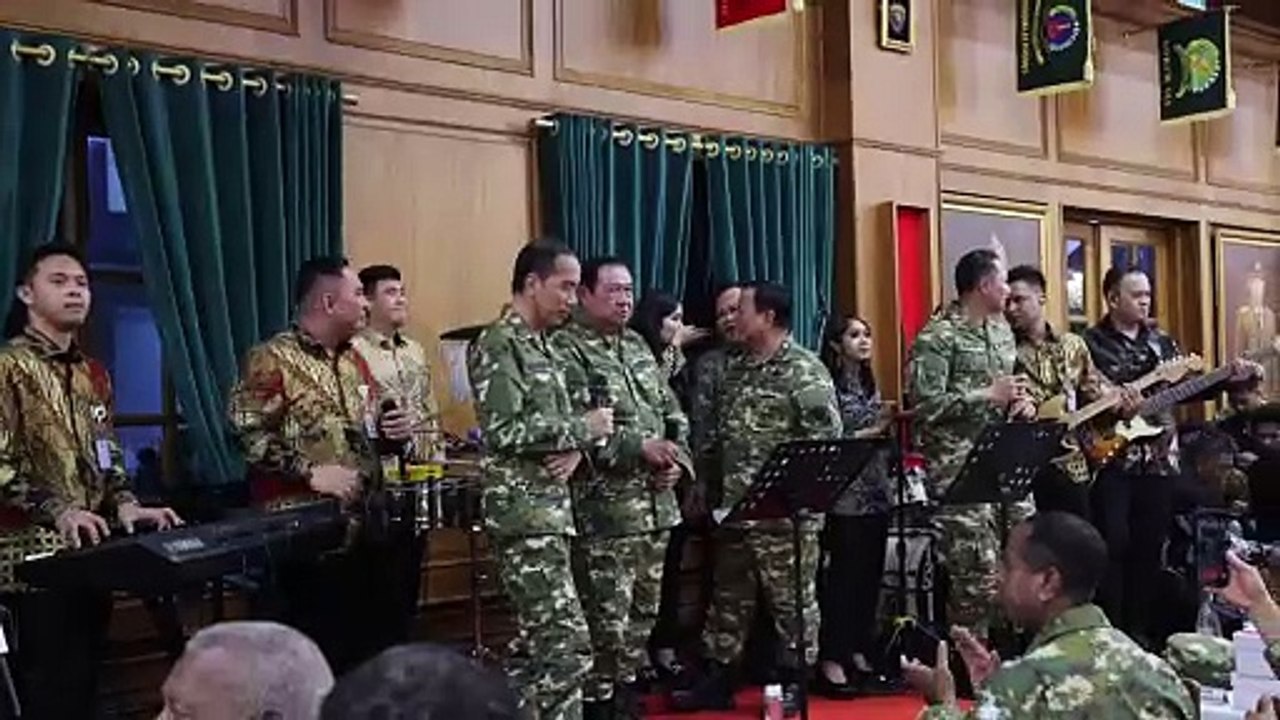 Prabowo, Jokowi, dan SBY Kompak Nyanyi Bareng di Akmil Magelang