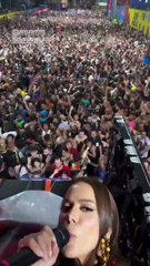 Anitta mostra aos fãs gringos como é o Carnaval no Brasil