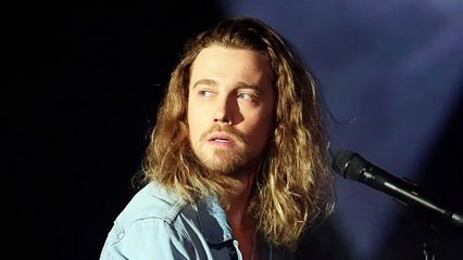 GALA VIDEO - Julien Doré sur scène avec son fils : cette adorable photo dévoilée
