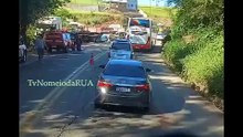 BR381 carreta colide de frente com caminhonete próximo ao Graal João Monlevade MG NorteBH