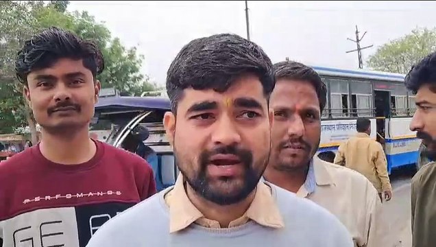 शहर के पटरी पार इलाके को कन्या महाविद्यालय की सौगात, भाजयुमो ने की आतिशबाजी, बांटी मिठाई, देखे वीडियो