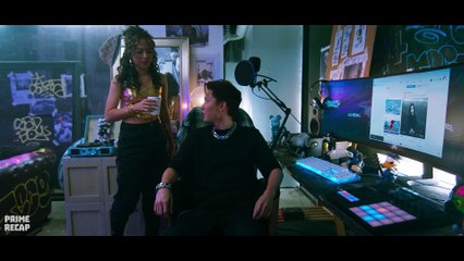 SUPER INTELLIGENT LIZARD catches HUMANS on the SURFACE and STORES them in COCOONS UNDER THE DESERT