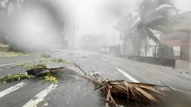 La Réunion : le cyclone Garance fait au moins trois morts, selon les autorités