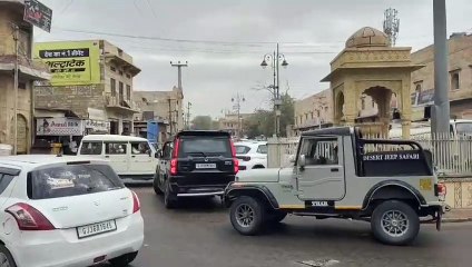 Watch Video: जैसलमेर में मौसम के बदले रंग: हल्की बारिश से राहत, बादलों की आवाजाही जारी