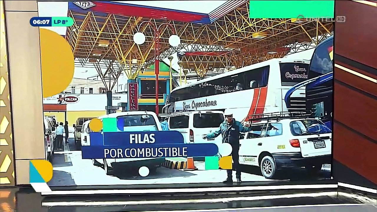 En La Paz hay igual largas filas por combustibles