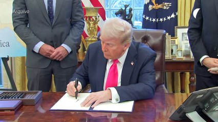 Trump assinará decreto para estabelecer inglês como idioma oficial dos EUA