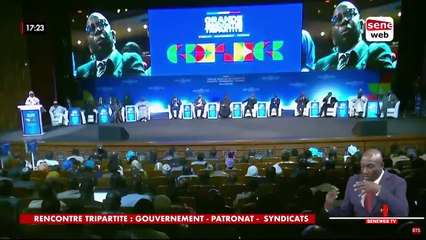 La représentante des élèves enflamme le grand théâtre et fait sourire Sonko...