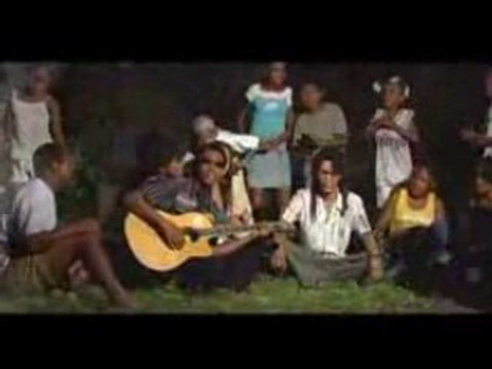 Davis et Mika-Ravoravo