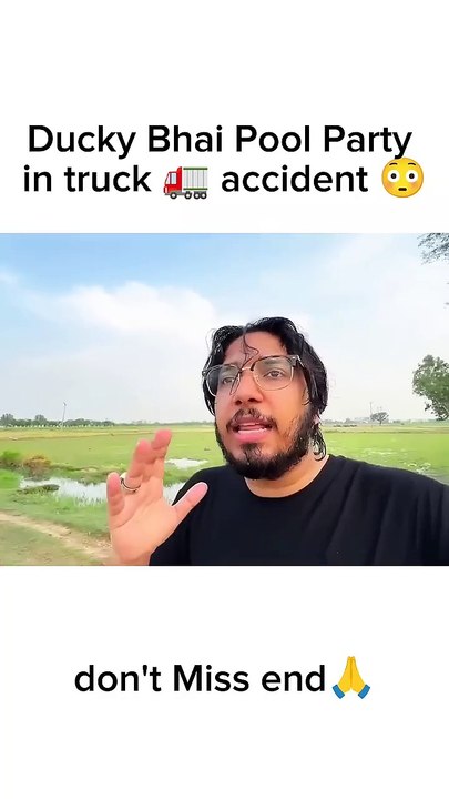 Ducky Bhai pool party m Banda h howa Bhot Zakhmi 😳😱#duckybhai #injury #trendingshorts #mamavloge - Mama vloge (720p, h264)