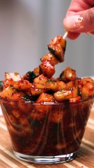 Pepinos borrachos con chamoy y chile