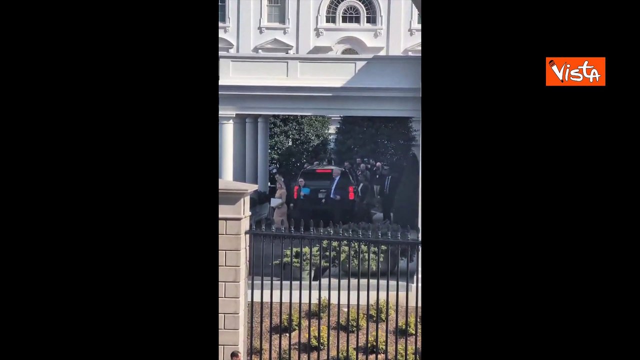 Zelensky lascia la Casa Bianca, Trump non lo accompagna alla porta