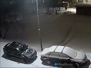 Se garer dans un endroit très glissant... oups