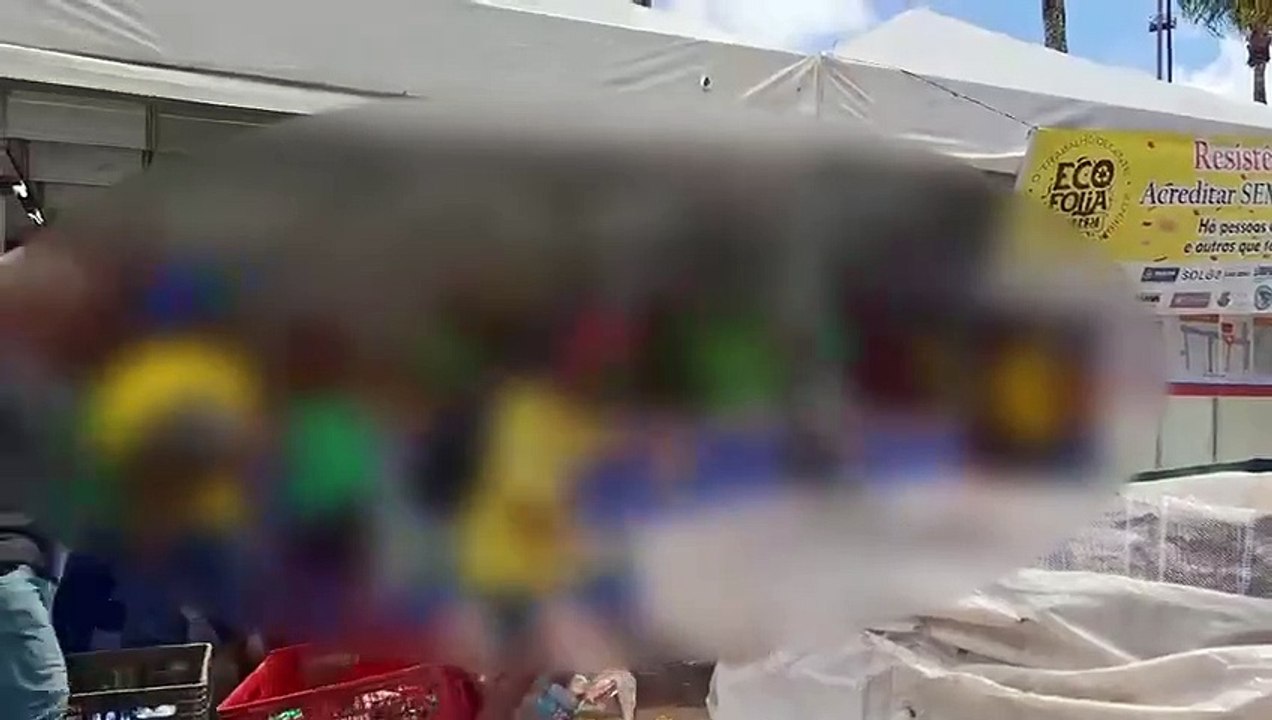 BNews flagra catadores de recicláveis brigando em central de coleta de materiais recicláveis