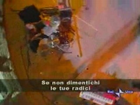 Sud Sound System A Rockpolitik - Le Radici Ca Tieni