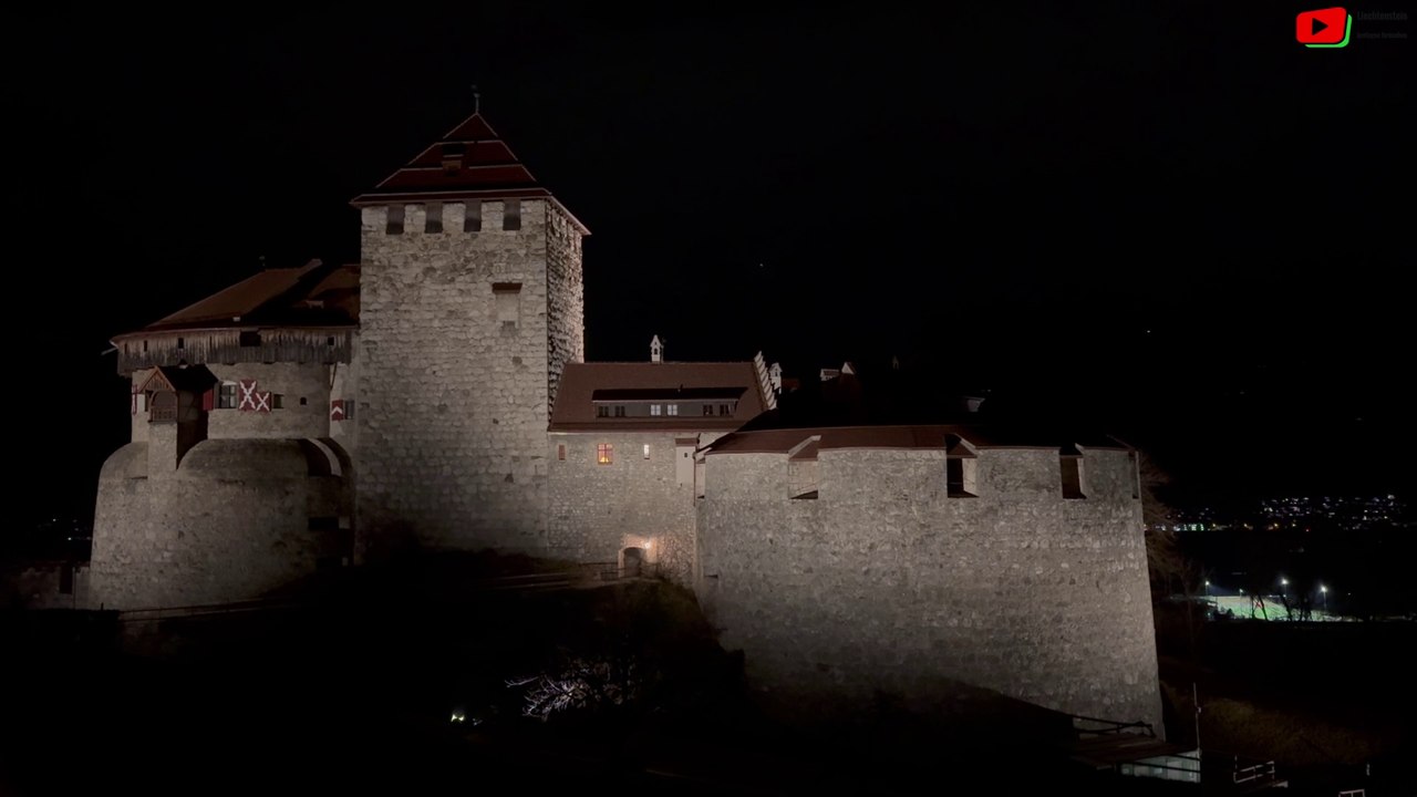 Liechtenstein | Schloss Vaduz bei Nacht  |  Liechtenstein Bretagne Fernsehen LBF