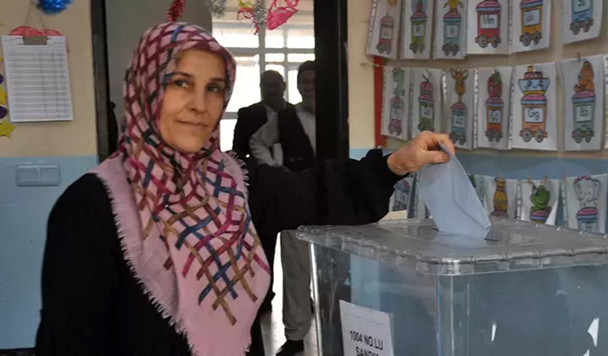 Nüfus artışı olunca başvuru yaptılar: Bugün seçim sandığına gittiler