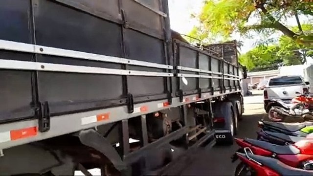 PRF apreende mais de cinco toneladas de maconha na BR-376, no norte do Paraná