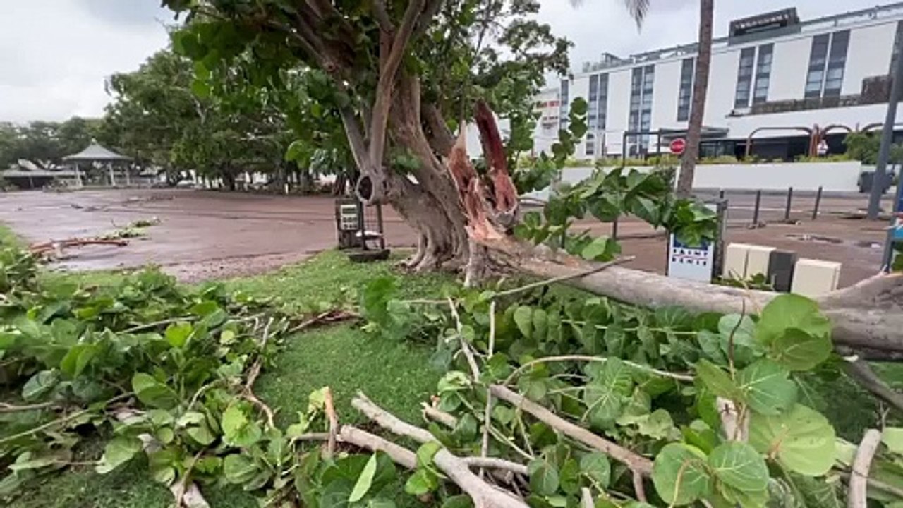 Cyclone Garance : les images du Barachois défiguré