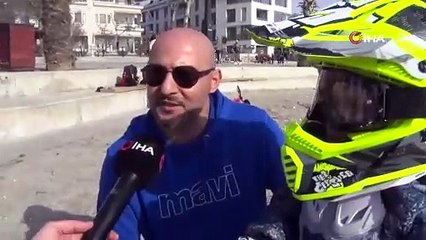 Minik Deniz, kumlarda şov yaptı! 3,5 yaşında motocross şampiyonu gibi