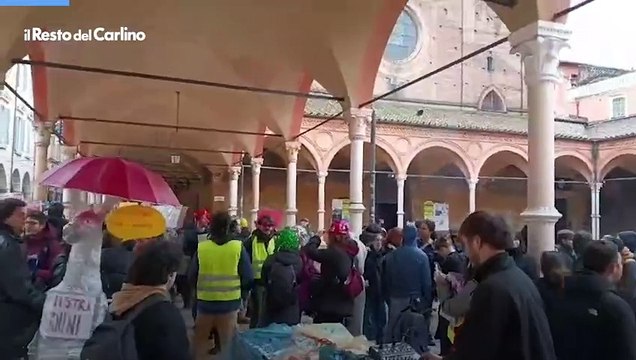 Bologna, manifestazione di protesta contro l'universit? del precariato : video