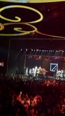 IZA retorna aos palcos e agradece a filha por ser 'gente boa'